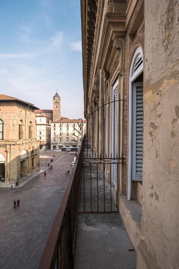 Urbanicooh Asinelli - Balcony On Piazza Maggiore Bologna Eksteriør billede